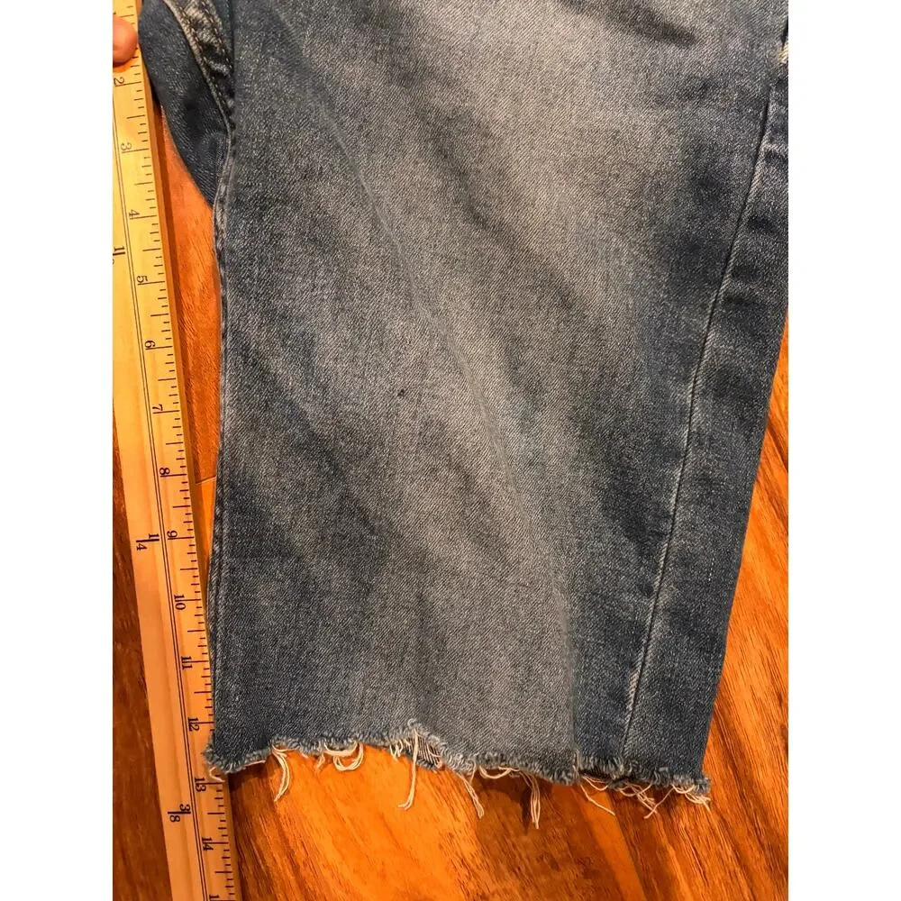 Levi’s 505 cutoff Jean shorts, jorts. Raw hem size 31 medium wash